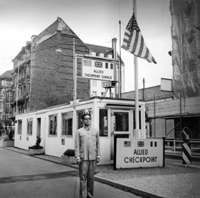 E36CheckpointCharlie72.jpg (41856 bytes)